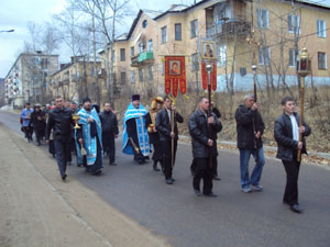 Крестный ход  на престольный праздник. г. Петровск-Забайкальский. 14 октября 2009 г.